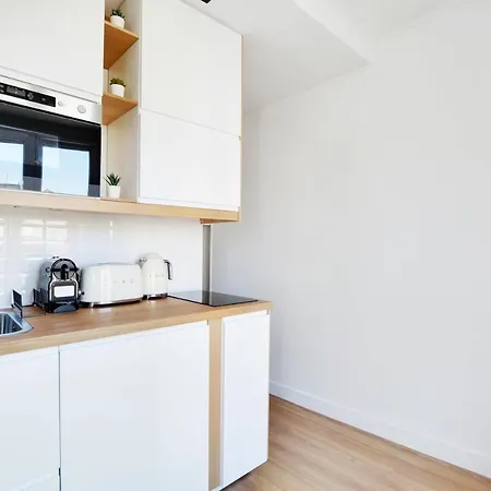 Cmg Place De Clichy Apartment *